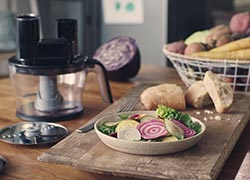 mrkvov&yacute; sal&aacute;t s tyčov&yacute;m mix&eacute;rem