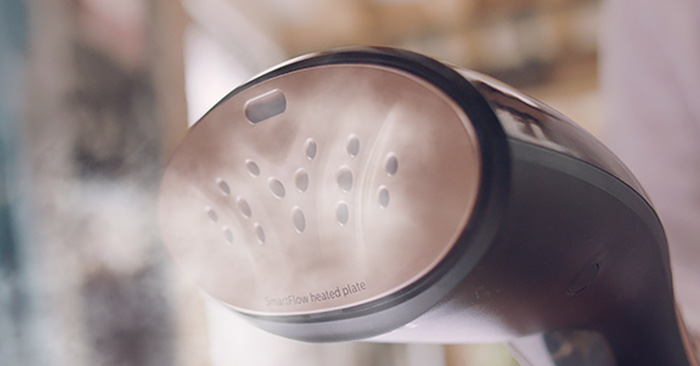 napařovač na oděv nezanech&aacute;v&aacute; mokr&eacute; skvrny