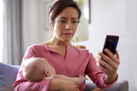 Z&aacute;nět prsu při kojen&iacute;, př&iacute;znaky a l&eacute;čba