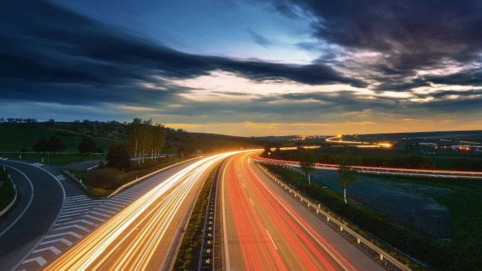 Distribuce automobilového osvětlení