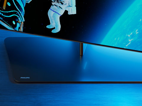 Otočn&yacute; stojan a nastaviteln&aacute; &scaron;&iacute;řka stojanu