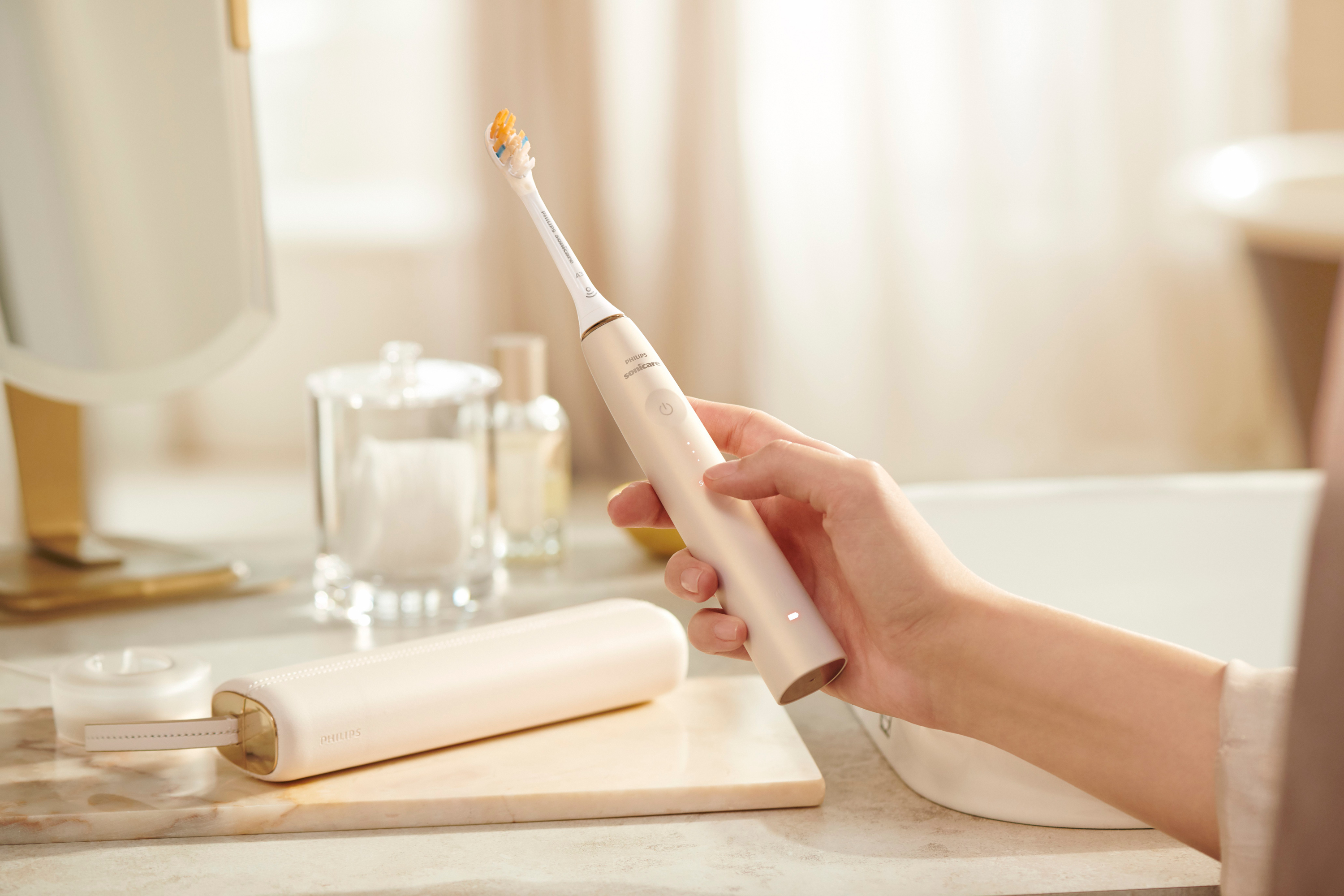 Elektrick&yacute; zubn&iacute; kart&aacute;ček