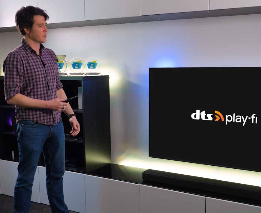 Jak nastavit dom&aacute;c&iacute; zvukov&yacute; syst&eacute;m Philips &ndash; pops&aacute;no před televizorem Philips