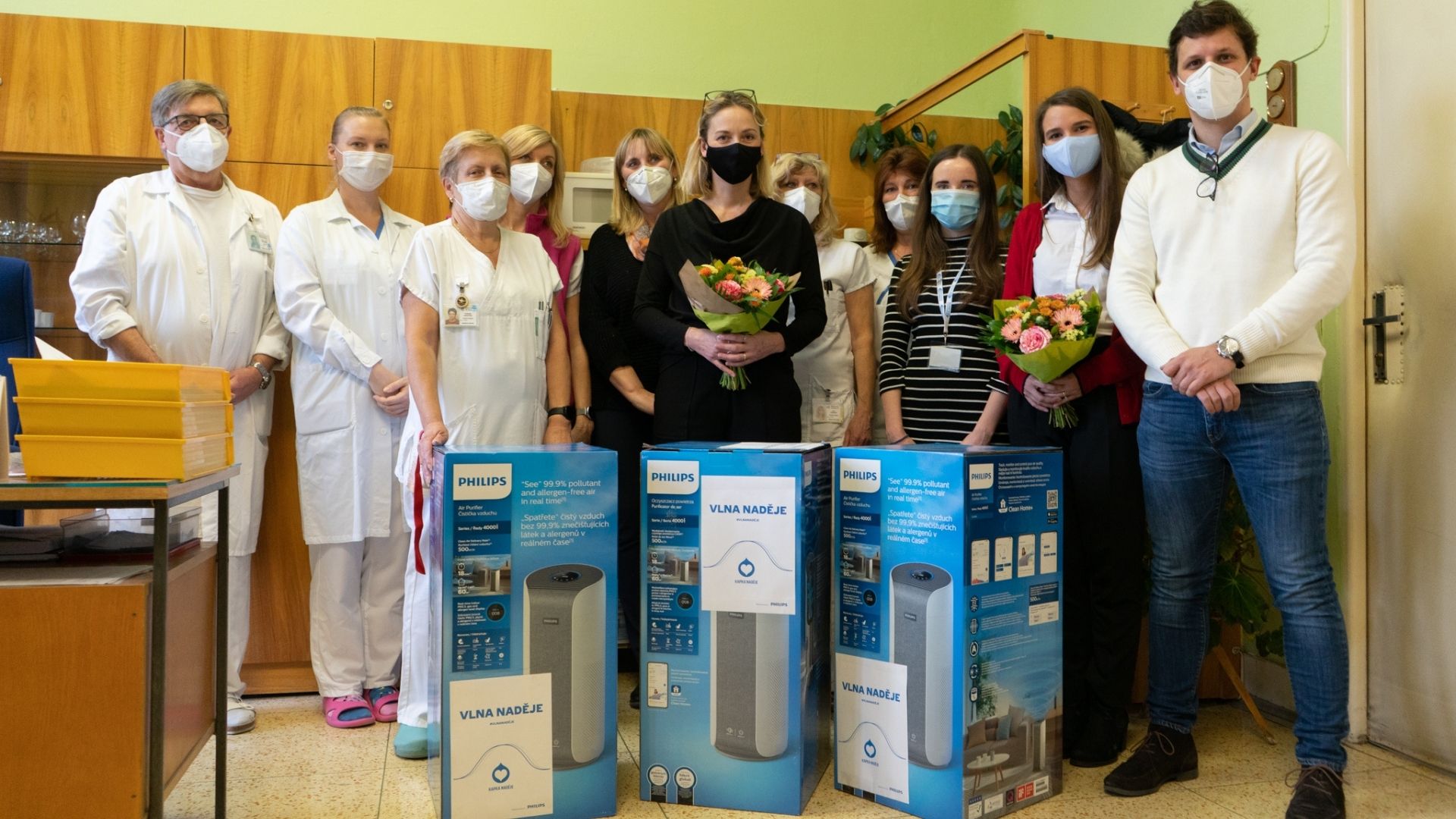 Nemocn&eacute; děti potřebuj&iacute; čist&yacute; vzduch. Zajist&iacute; jim ho Kapka naděje se společnost&iacute; Philips