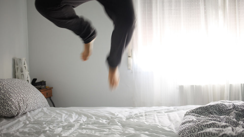 Pr&aacute;vě si uvědomil, že si může přen&eacute;st hru z&nbsp;telefonu na televizor.